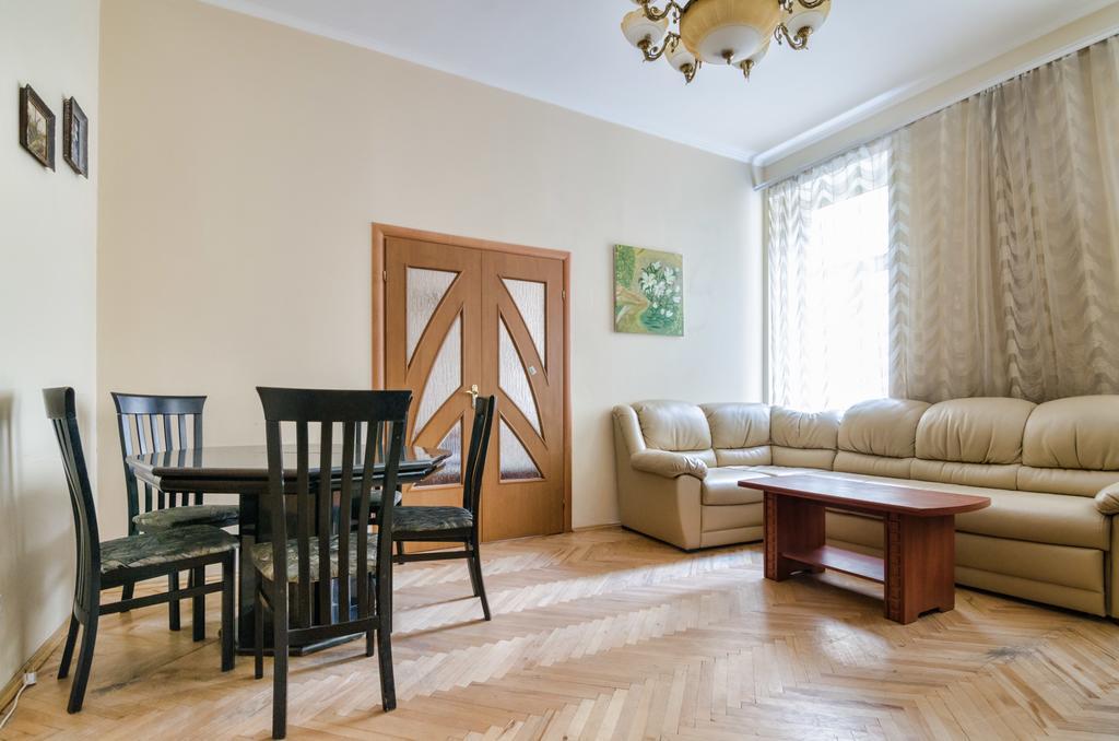Leogrand Apartments Teodora 3 Lviv Exterior photo